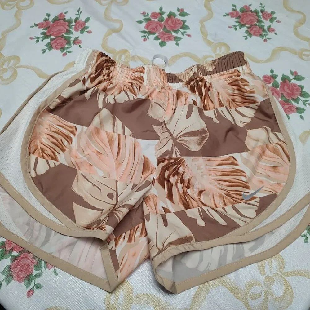 Nike Dri-Fit Beige Multi-Color Tropical Print Shorts Size Women's XS